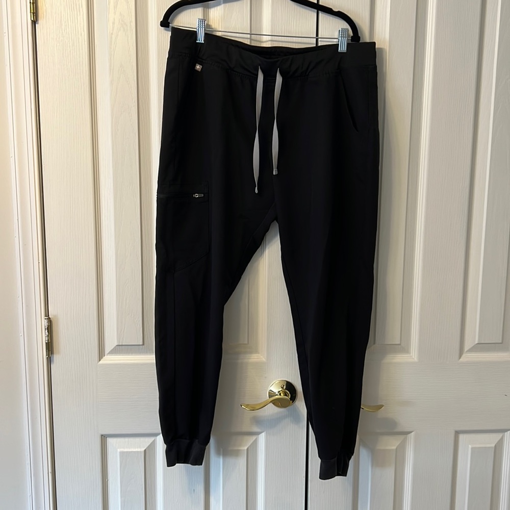 FIGS Jogger Scrub Pants